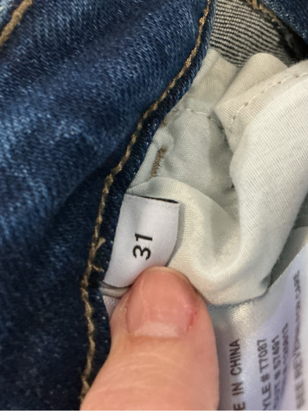 Vervet Brand Patti Mid-Rise Boyfriend Fit Blue Jeans. Size 31 - Picture 11 of 12
